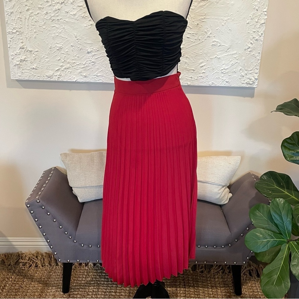 Zara Women’s Pleated Midi Skirt Red Size XS